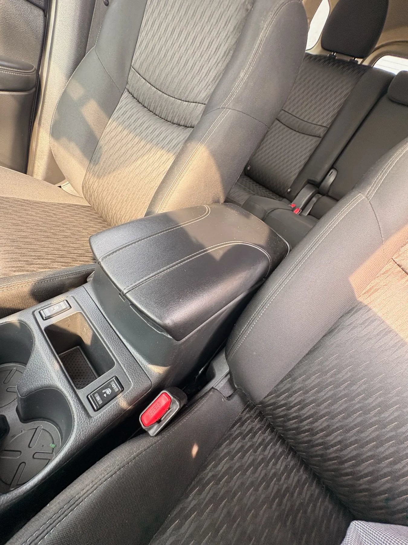 Used 2017 Nissan Rogue SV FWD image 27