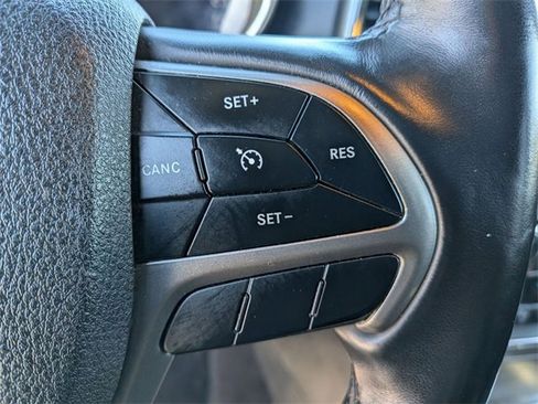 Certified 2018 Jeep Grand Cherokee Laredo image 19