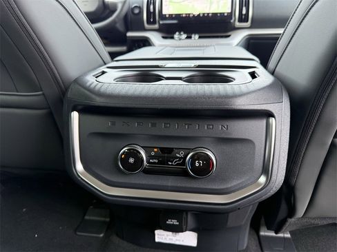 New 2025 Ford Expedition Active image 41