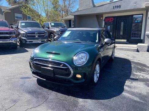Used 2017 MINI Cooper Clubman S image 2