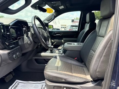 Used 2022 Chevrolet Silverado 1500 ZR2 w/ Technology Package AWD/4WD image 9
