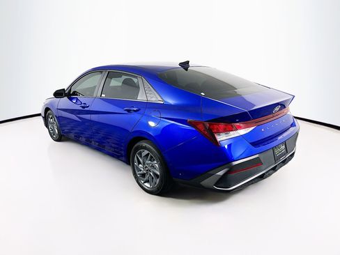 Used 2024 Hyundai Elantra SEL FWD image 5