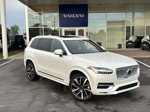 Used 2023 Volvo XC90 B6 Plus w/ Protection Package AWD/4WD image 2