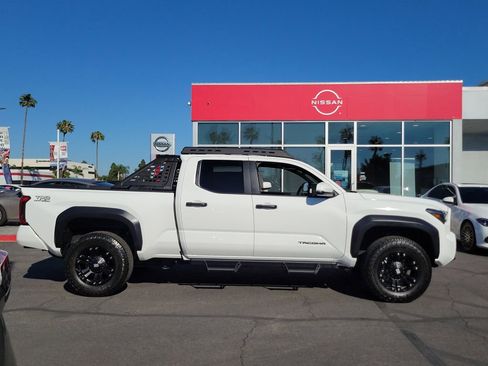 Used 2024 Toyota Tacoma TRD Off-Road w/ TRD Off Road Upgrade Package AWD/4WD image 39