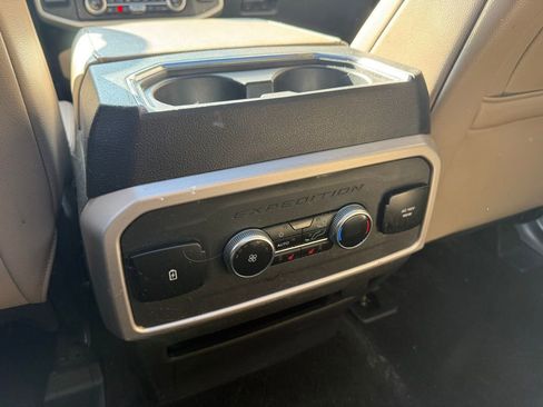 Used 2022 Ford Expedition Limited image 25