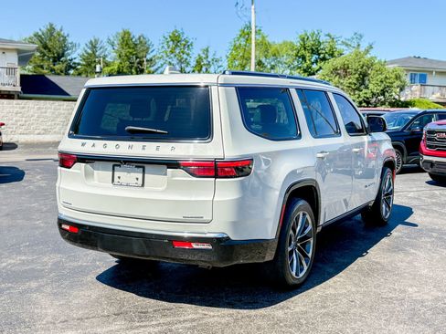 Used 2022 Jeep Wagoneer Series III w/ Premium Group I AWD/4WD image 20