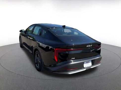 Used 2025 Kia K4 LXS image 11