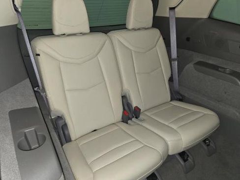 Used 2021 Cadillac XT6 Premium Luxury image 13