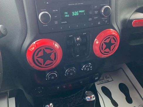 Used 2015 Jeep Wrangler Unlimited Sahara w/ Connectivity Group image 14