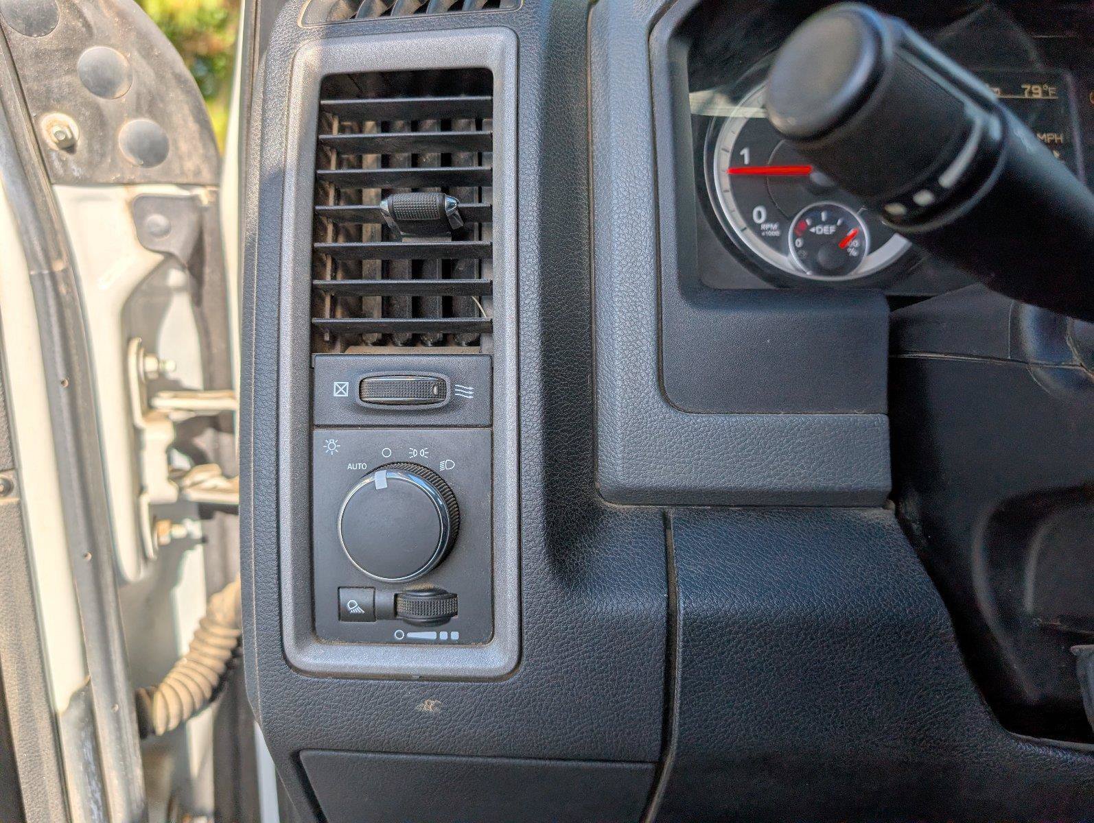 Used 2018 RAM 2500 Tradesman w/ Chrome Appearance Group AWD/4WD image 29