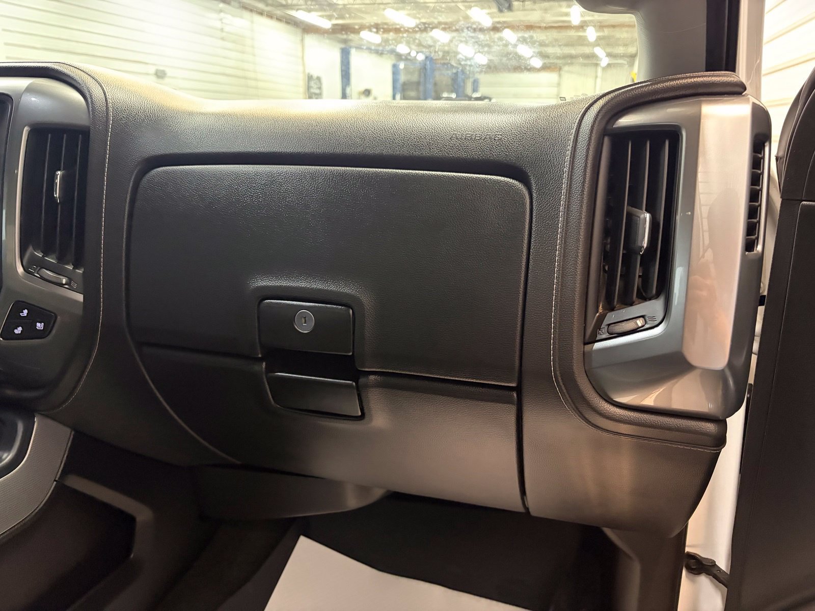 Used 2016 Chevrolet Silverado 2500 LTZ w/ Duramax Plus Package AWD/4WD image 28