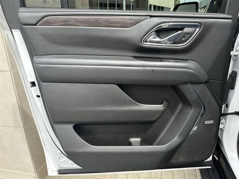 Used 2023 Chevrolet Suburban LT image 28