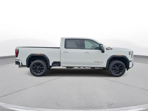 Used 2025 GMC Sierra 2500 AT4 AWD/4WD image 5