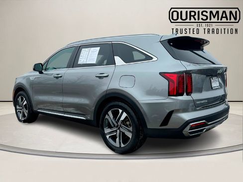 Used 2023 Kia Sorento EX image 3