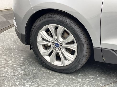 Used 2020 Ford Edge Titanium AWD/4WD image 33