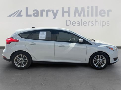 Used 2016 Ford Focus SE w/ SE Power Seat Package image 6