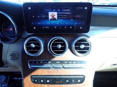 Used 2022 Mercedes-Benz GLC 300 4MATIC image 28