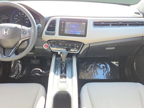 Used 2018 Honda HR-V EX image 13