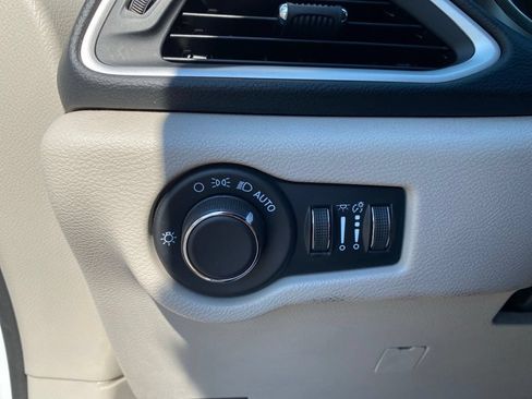 Used 2023 Chrysler Voyager LX FWD image 18