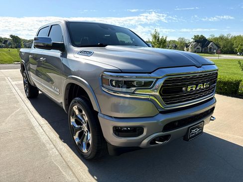 Used 2022 RAM 1500 Limited w/ Body Color Bumper Group image 8