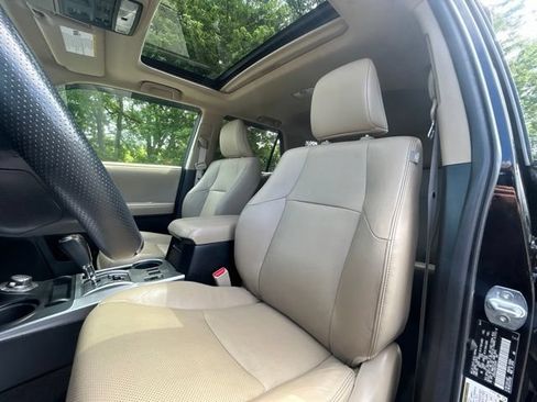 Used 2019 Toyota 4Runner Limited AWD/4WD image 23