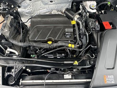 Certified 2024 Chevrolet Trax LT w/ Driver Confidence Package FWD image 28