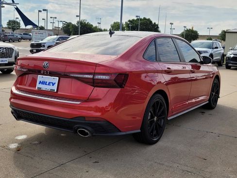 Used 2025 Volkswagen Jetta GLI Autobahn FWD image 4