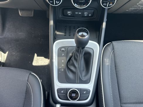 New 2025 Hyundai Venue Limited image 21