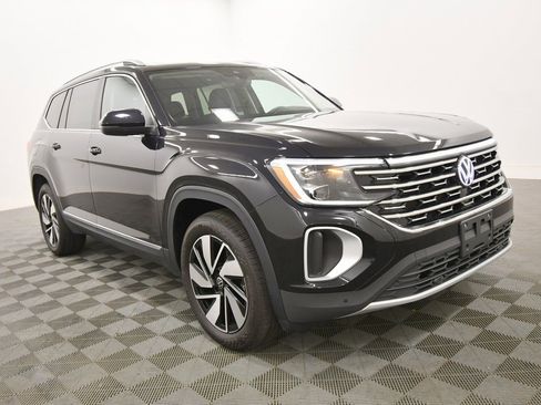 Used 2025 Volkswagen Atlas SEL image 10
