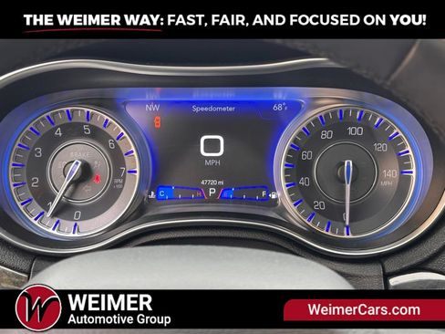 Used 2023 Chrysler 300 Touring L w/ Popular Equipment Group AWD/4WD image 15