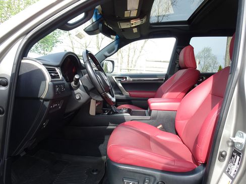 Used 2021 Lexus GX 460 Premium w/ Accessory Package AWD/4WD image 2