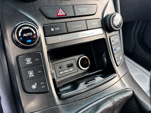 Used 2013 Hyundai Genesis 3.8 image 16
