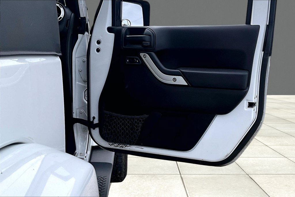 Used 2012 Jeep Wrangler Sahara AWD/4WD image 18