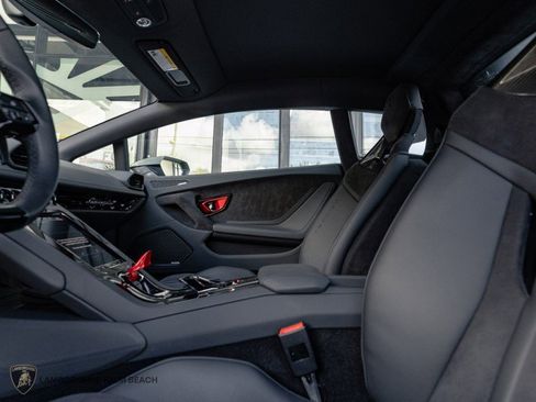 Used 2023 Lamborghini Huracan Tecnica image 21