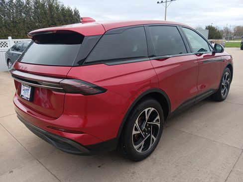 Used 2024 Lincoln Nautilus Premier w/ Jet Appearance Package image 5