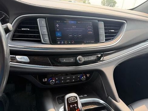 Used 2021 Buick Enclave Avenir w/ Avenir Technology Package AWD/4WD image 7