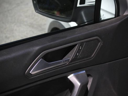 Used 2021 Volkswagen Tiguan SE w/ Panoramic Sunroof Package AWD/4WD image 52