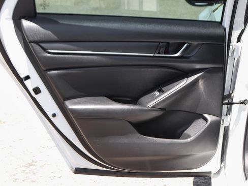 Used 2022 Honda Accord Sport image 32