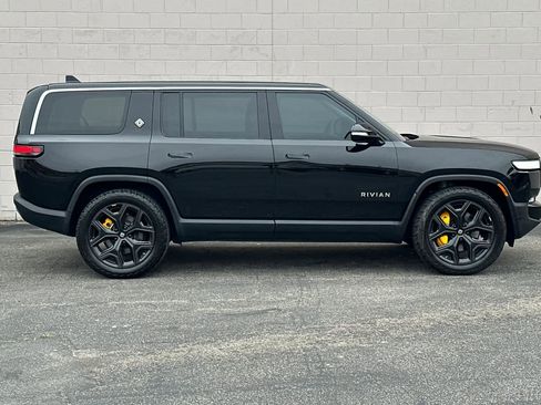Used 2023 Rivian R1S Launch Edition image 6