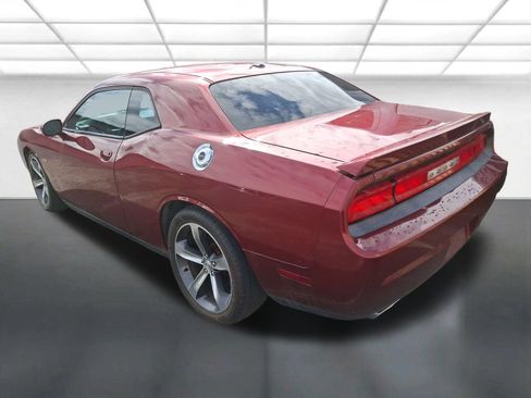 Used 2014 Dodge Challenger R/T image 2