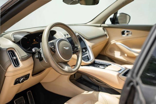 Used 2023 Aston Martin DBX AWD/4WD image 11