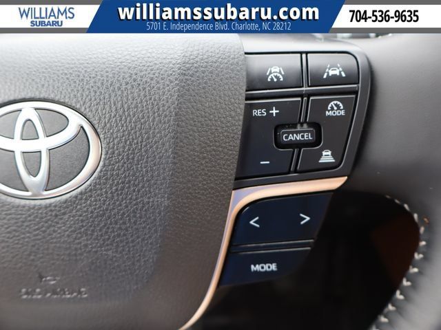 Used 2025 Toyota Crown Signia AWD/4WD image 19
