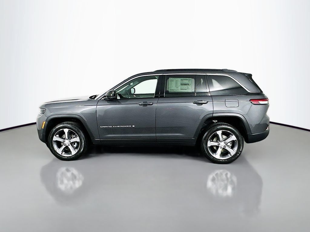 New 2026 Jeep Grand Cherokee Limited w/ Luxury Tech Group II AWD/4WD image 4