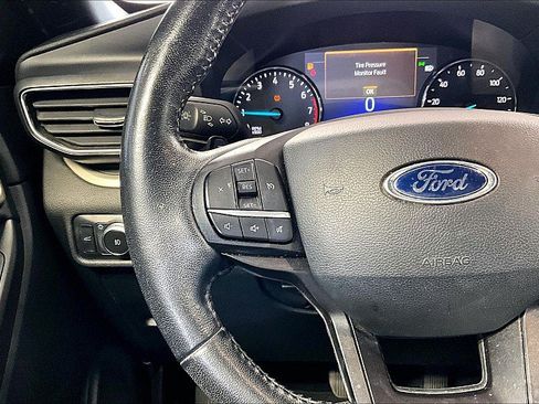 Used 2020 Ford Explorer XLT w/ Equipment Group 202A RWD image 16