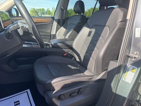 Used 2024 Volkswagen Atlas SE AWD/4WD image 15