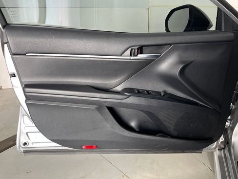 Used 2020 Toyota Camry SE FWD image 26