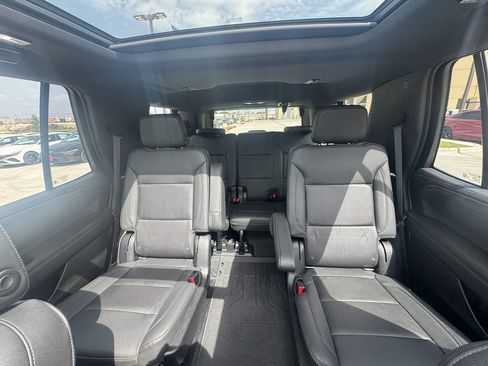 Used 2022 Chevrolet Tahoe Z71 w/ Luxury Package AWD/4WD image 28