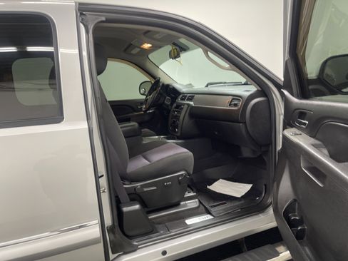 Used 2011 GMC Sierra 1500 SLE w/ All-Terrain Package AWD/4WD image 18
