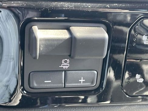 Used 2025 Chevrolet Silverado 1500 RST image 21