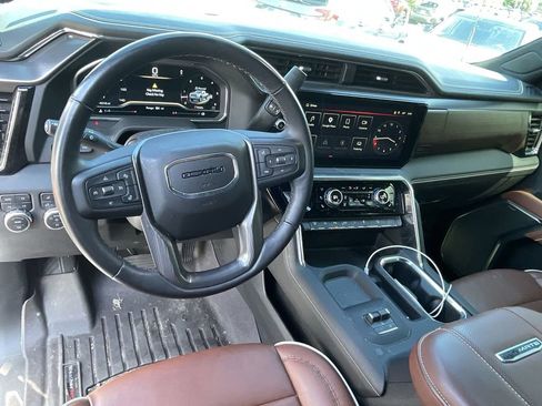 Used 2025 GMC Sierra 2500 Denali Ultimate w/ Max Trailering Package AWD/4WD image 11